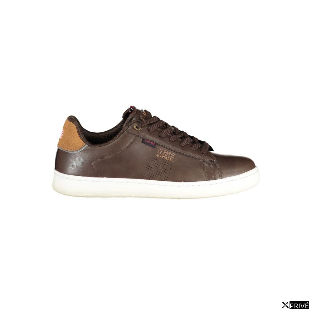 Chaussures de sport brunes — 1