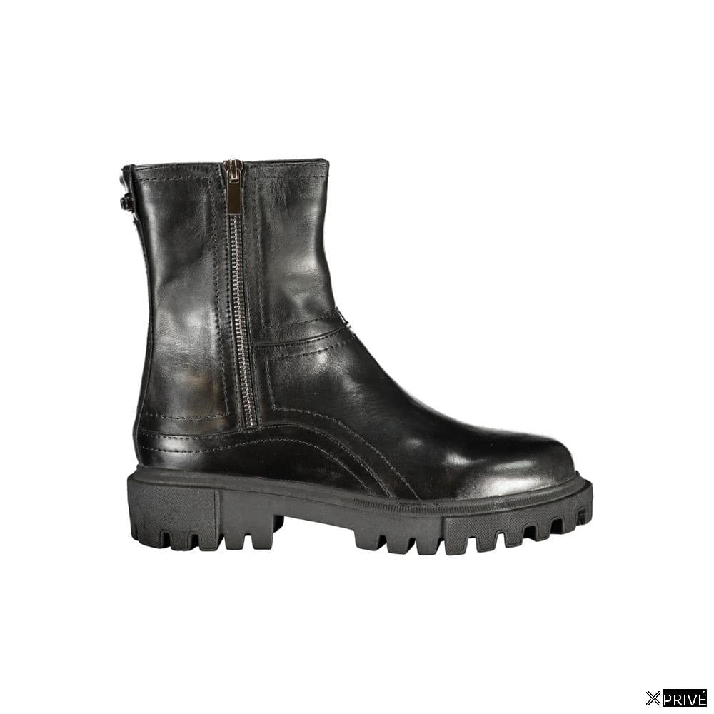 Bottes noires — 1