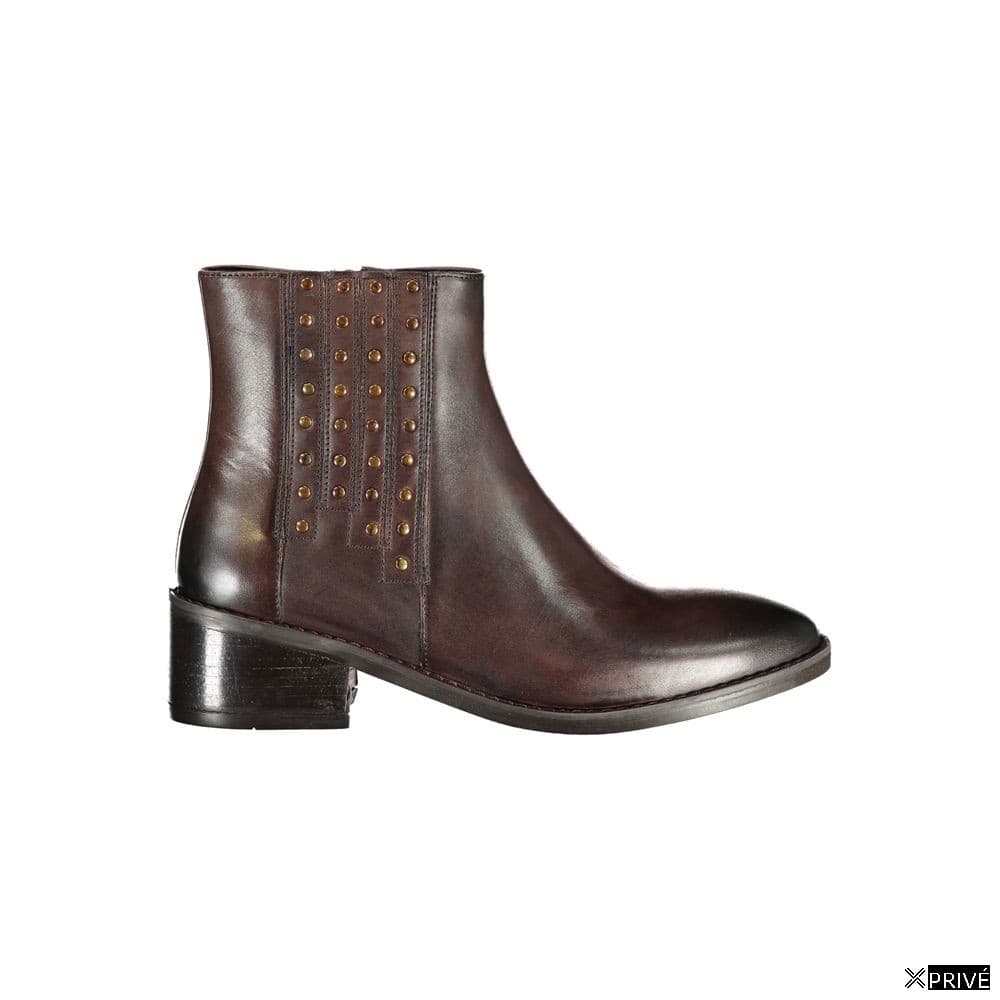 Bottes brunes — 1