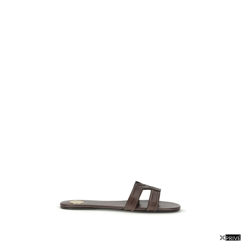 Sandales brunes — 1