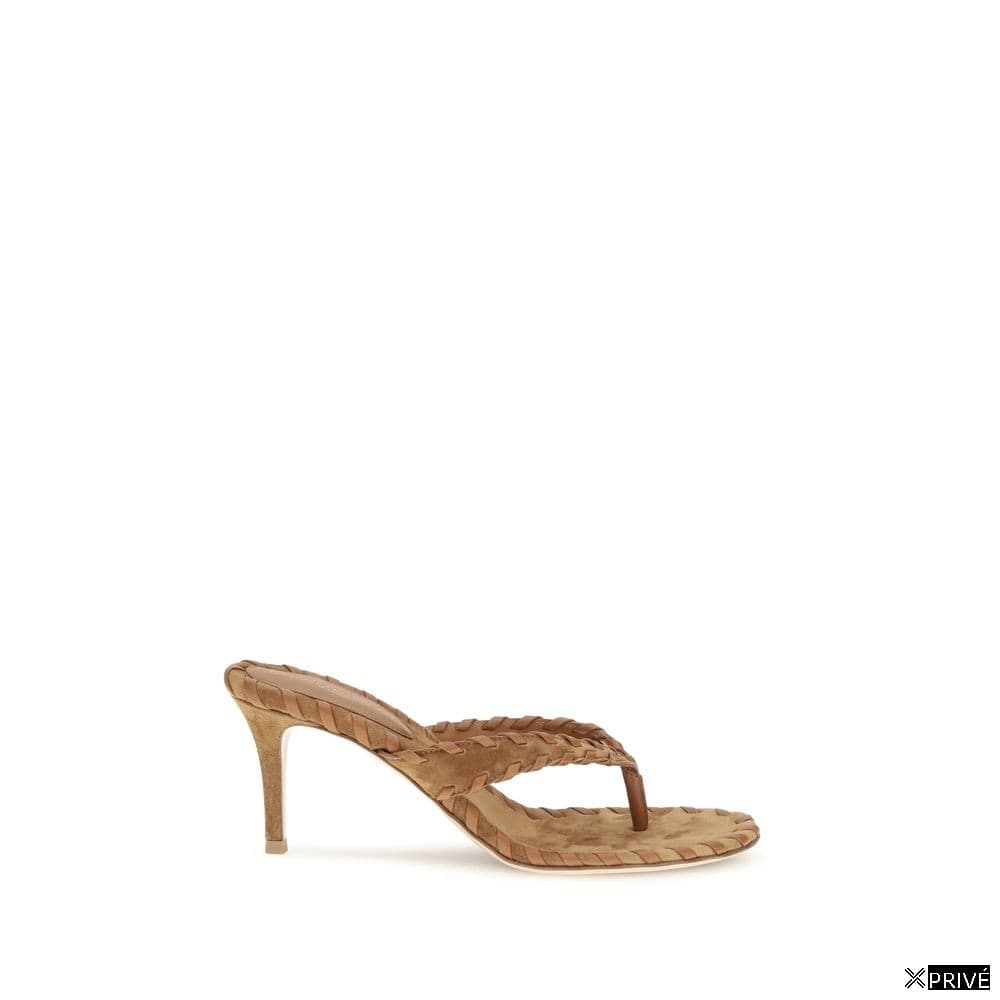 Sandales beiges — 1