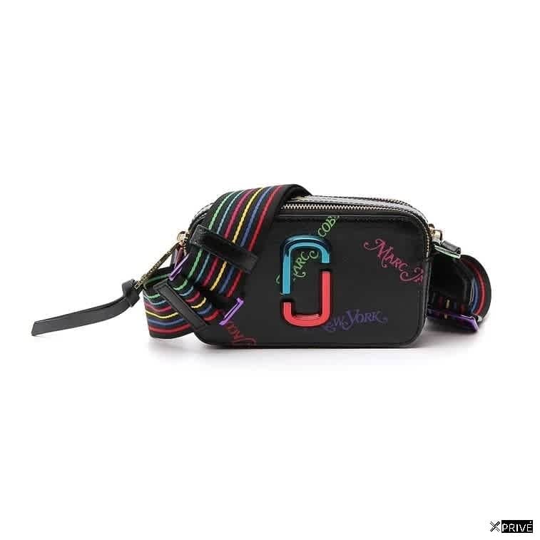 Sac à main doré en Cuir — 1