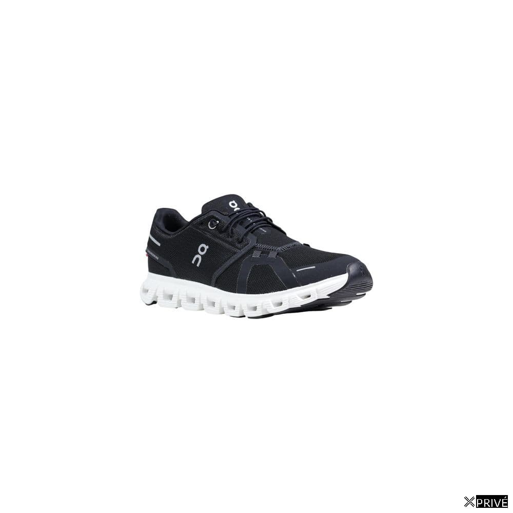 Chaussures de sport noir et blanc — 2