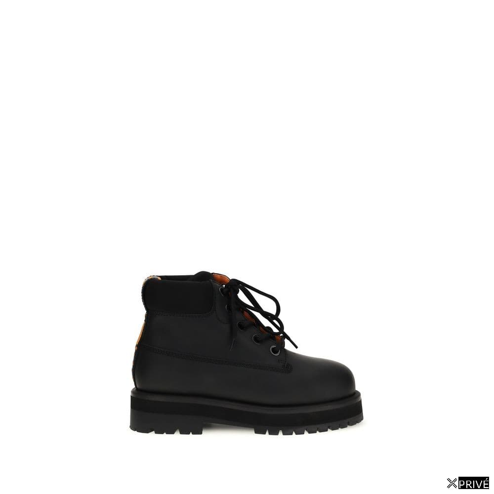 Bottes noires — 1
