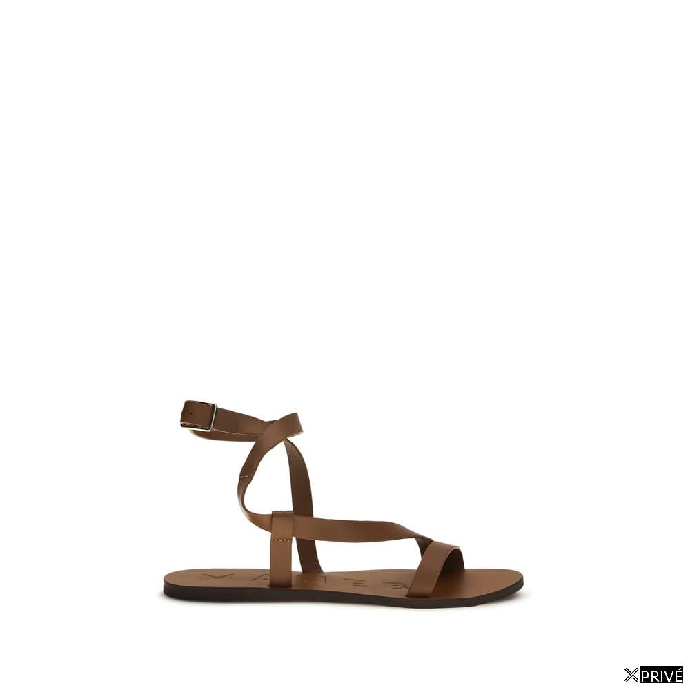 Sandales brunes — 1