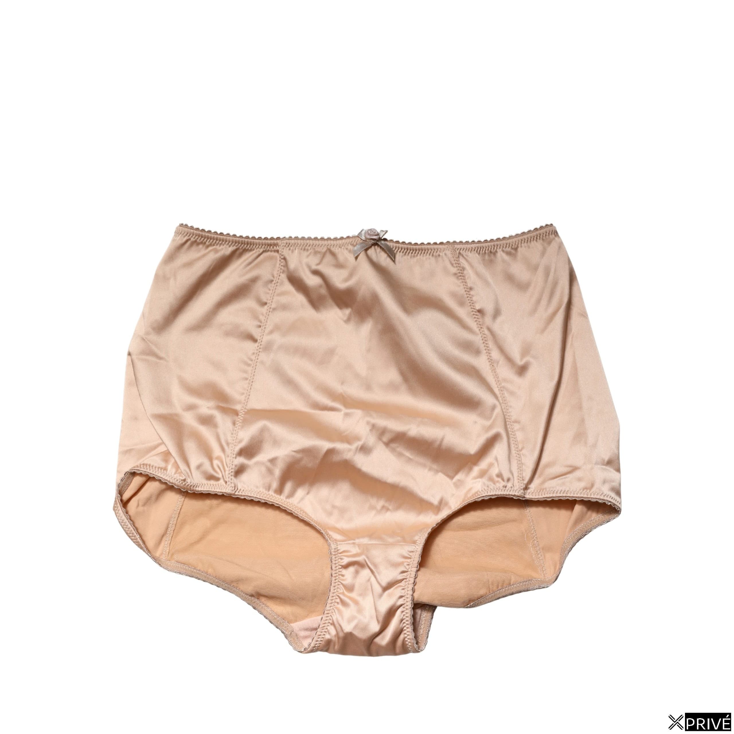 Sous-vêtements beiges — 1