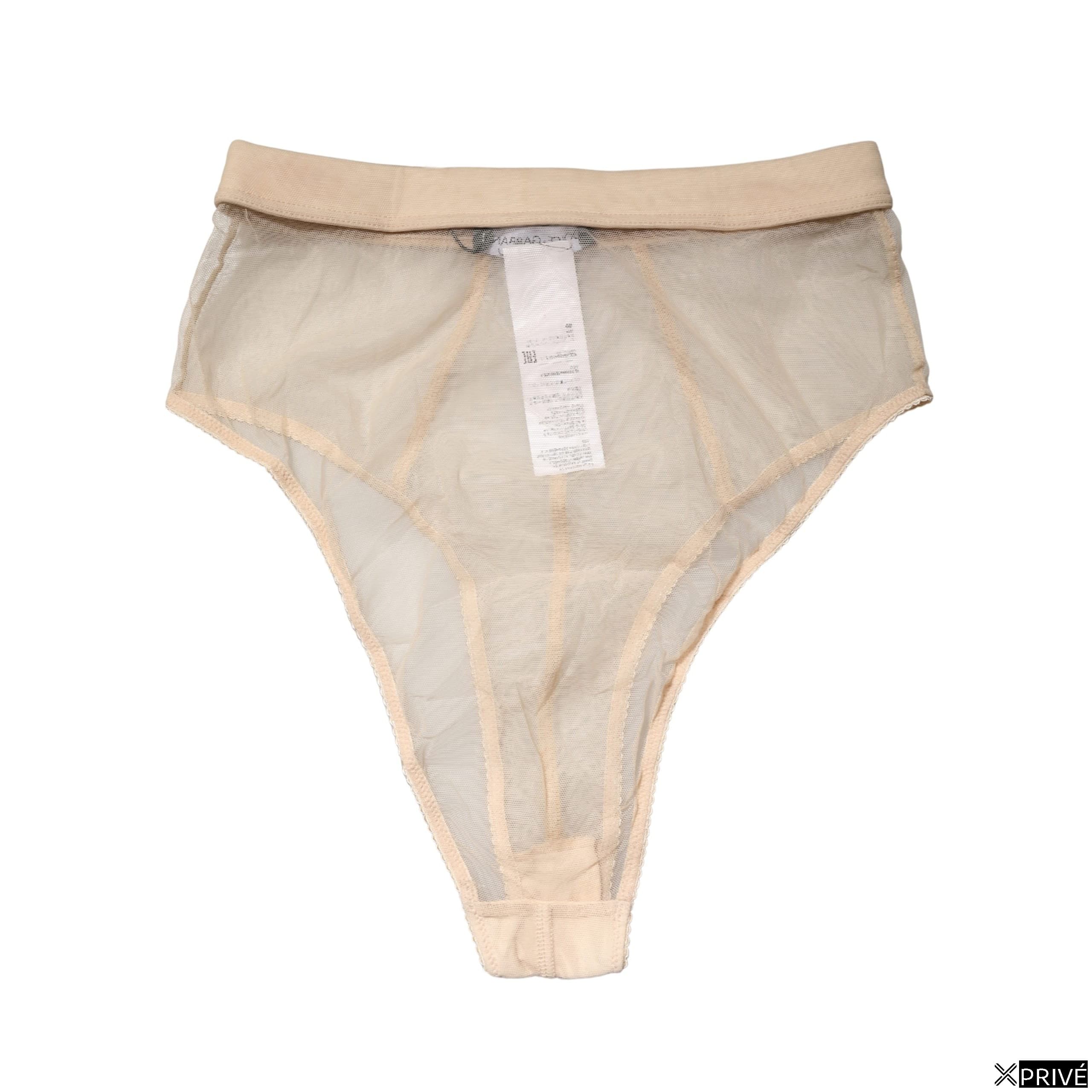 Sous-vêtements beiges — 3
