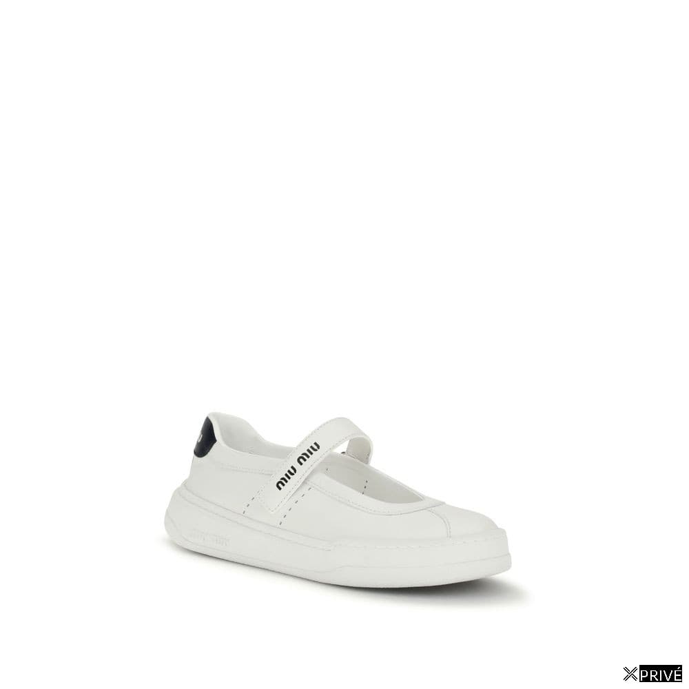 Chaussures plates — 2