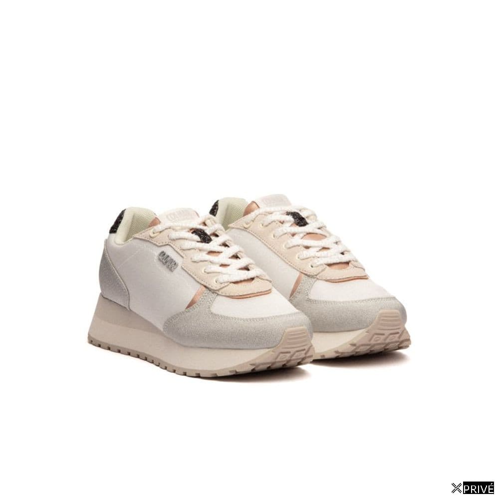 Chaussures de sport roses — 1