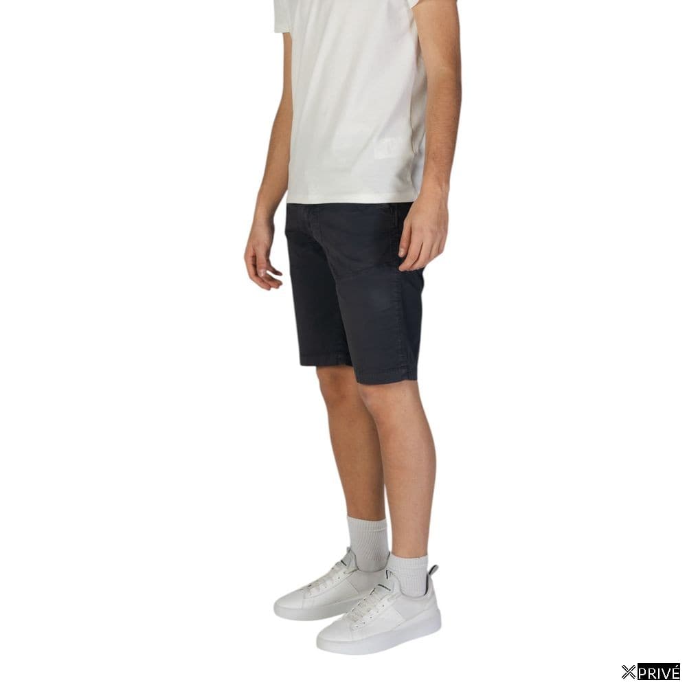 Short bleu — 2