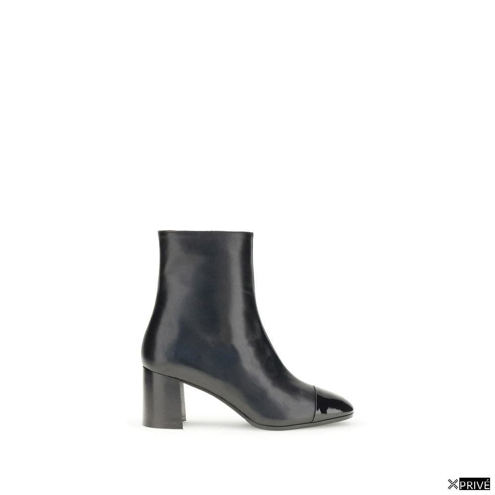 Bottes noires — 1