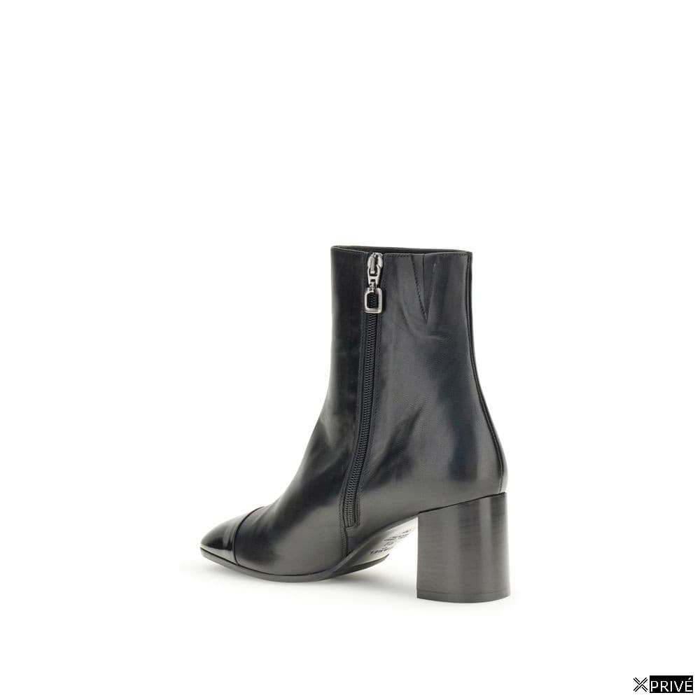 Bottes noires — 3