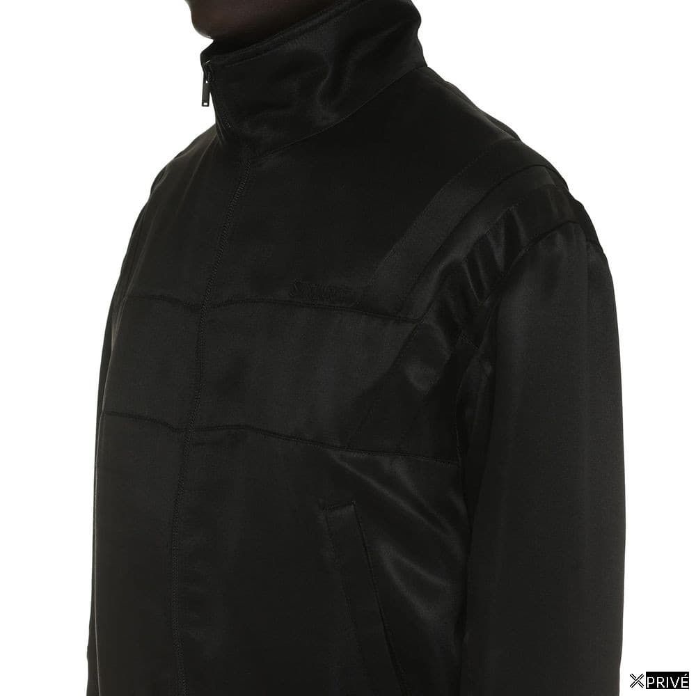 Veste noire — 4