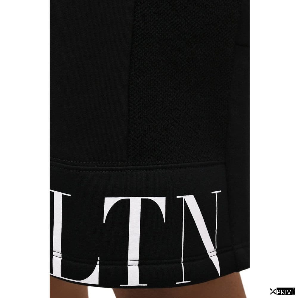 Short noir en Modal — 4