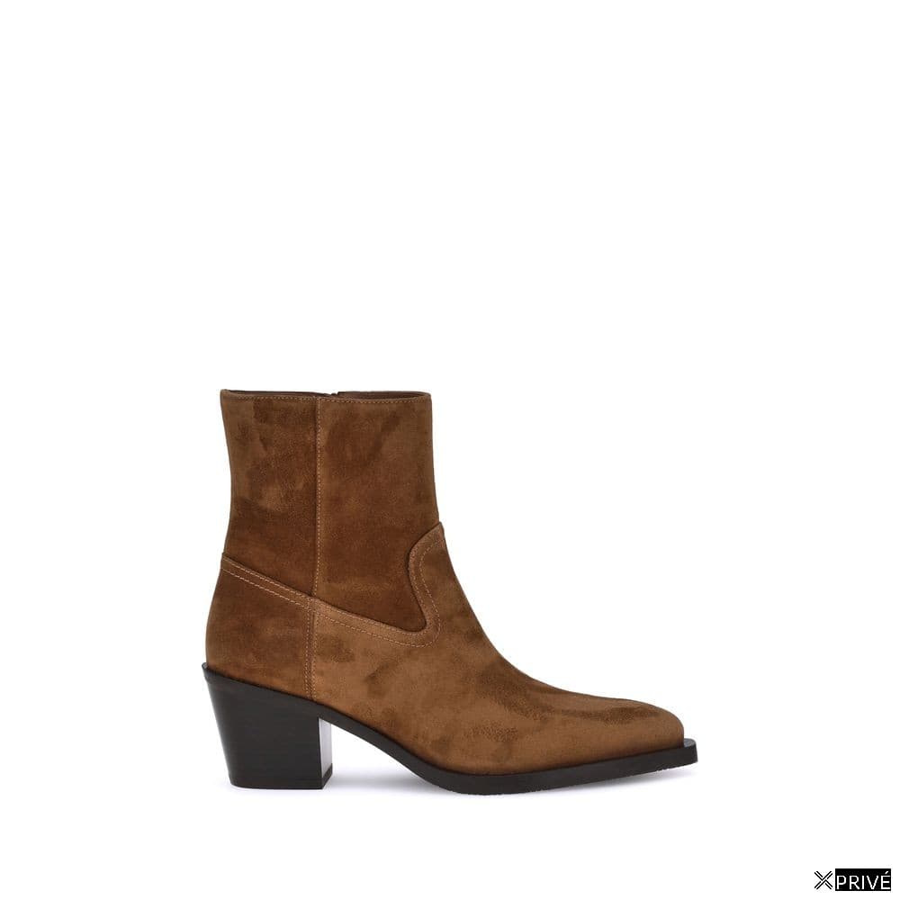 Bottes brunes — 1