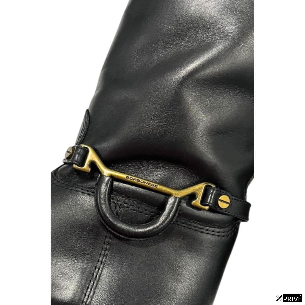 Bottes noires — 6
