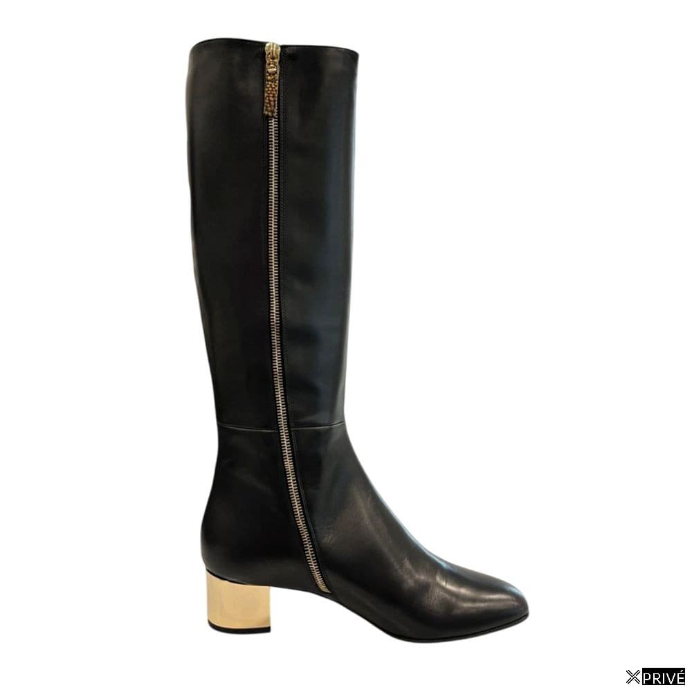 Bottes noires — 4