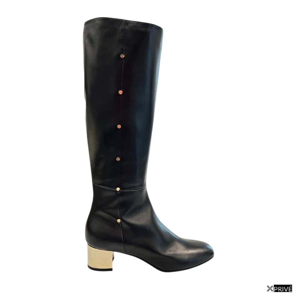 Bottes noires — 1