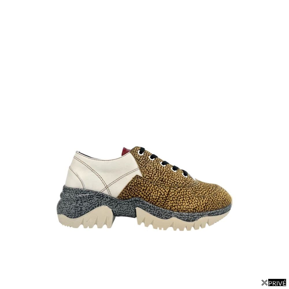 Chaussures de sport beiges — 1