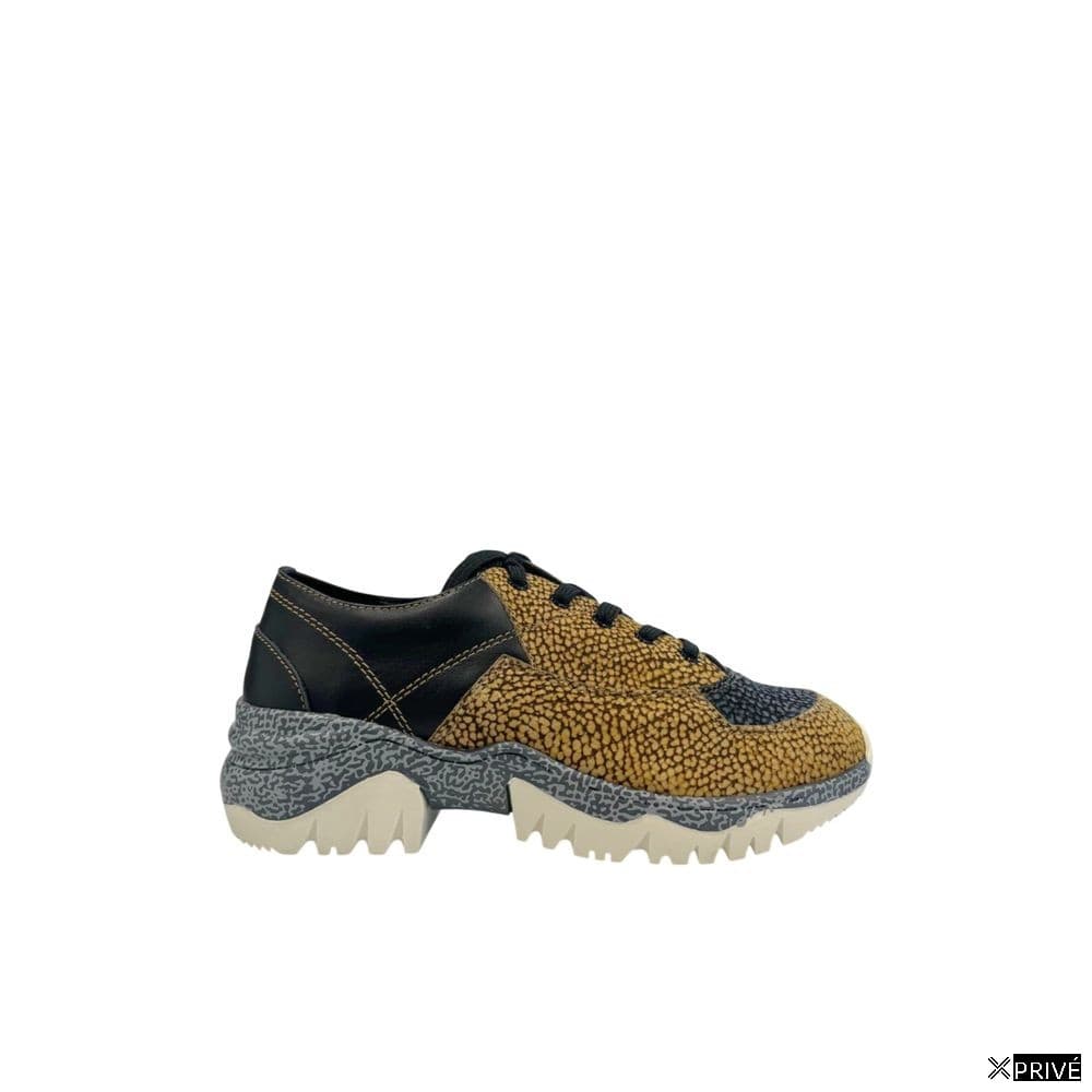 Chaussures de sport beiges — 1