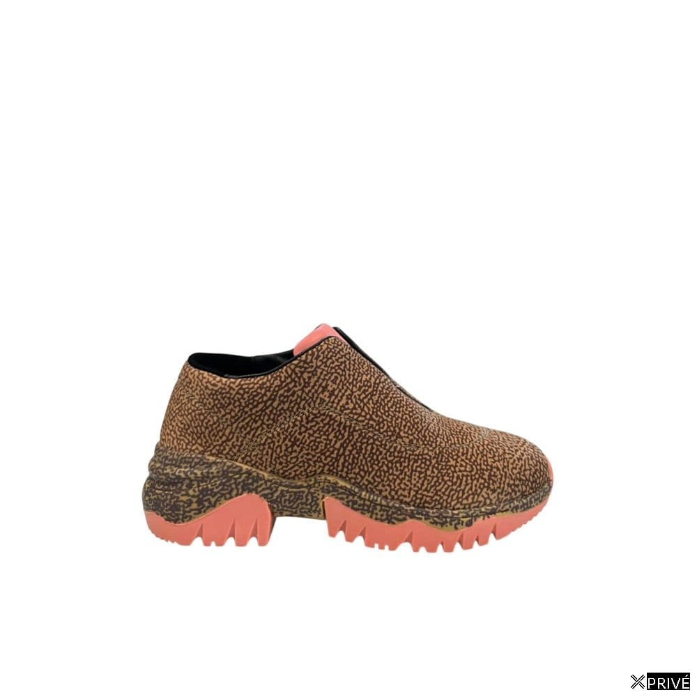 Chaussures de sport beiges — 1