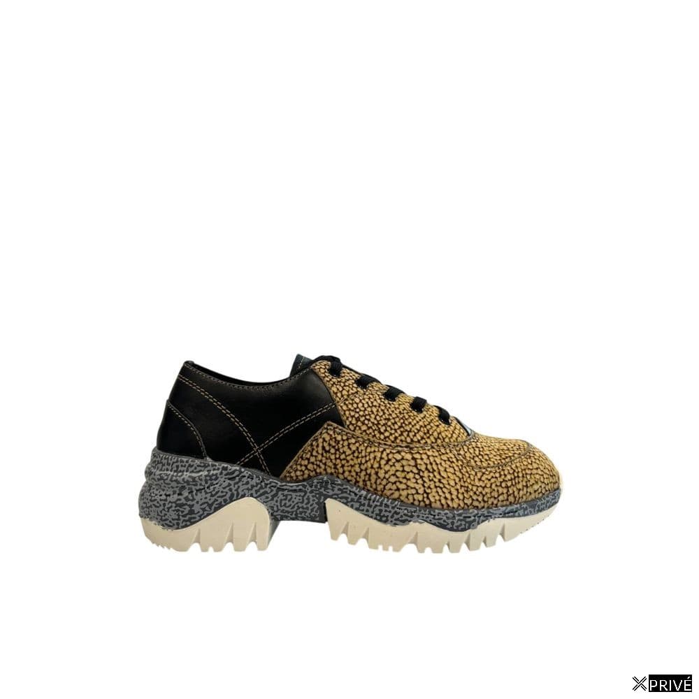 Chaussures de sport beiges — 1