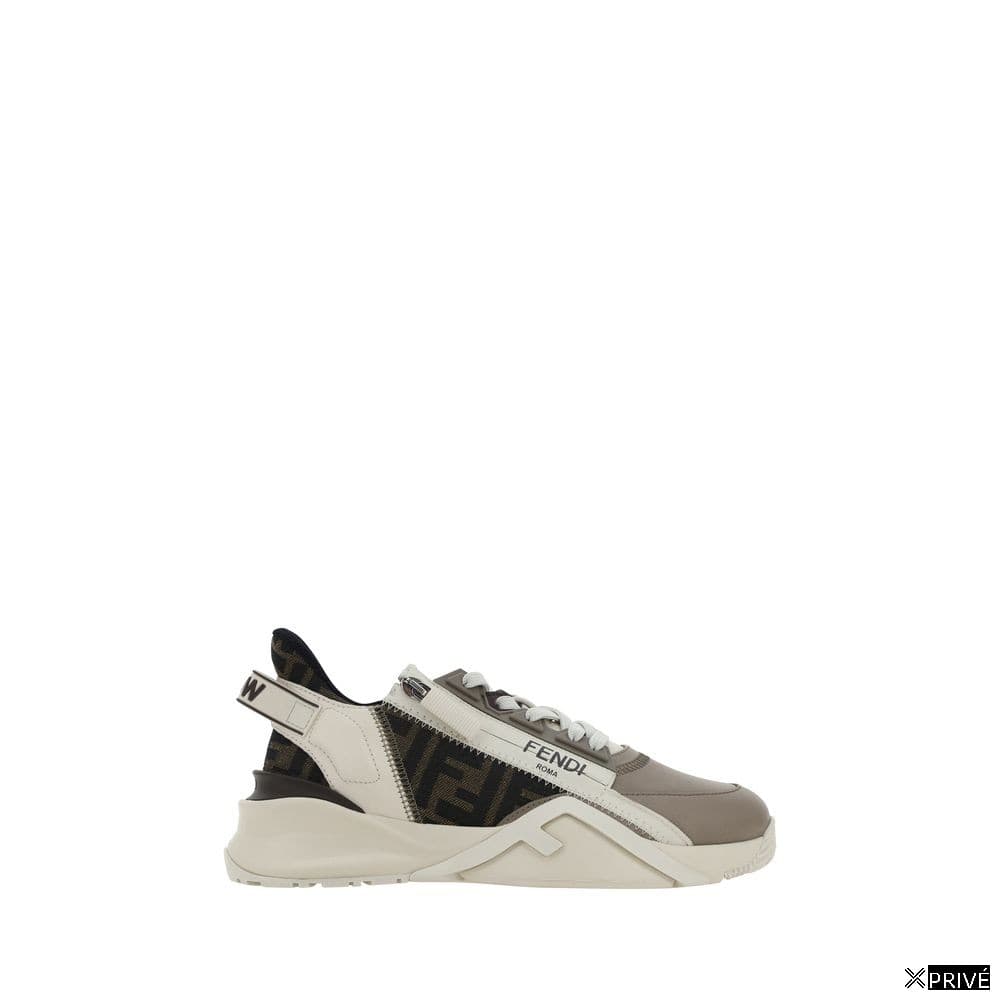 Chaussures de sport brunes — 1