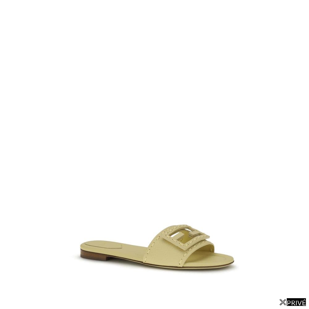 Sandales beiges — 2
