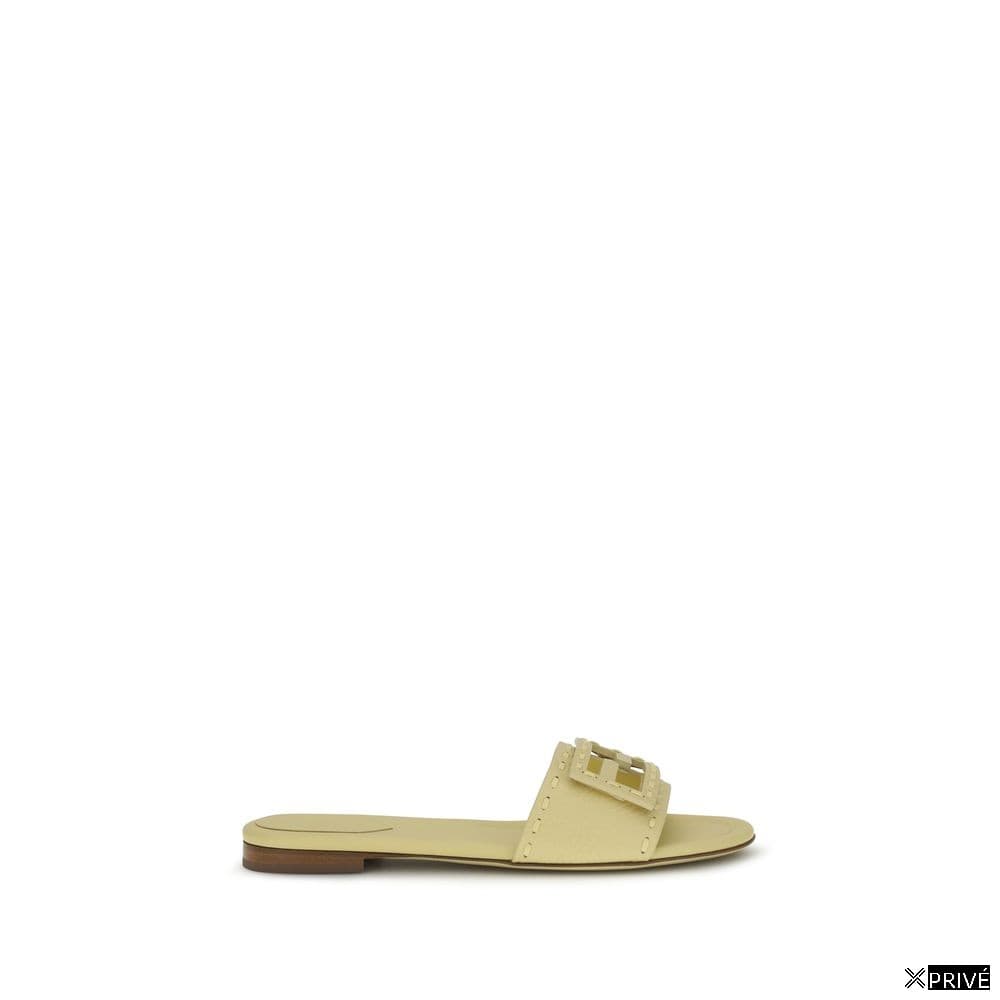 Sandales beiges — 1