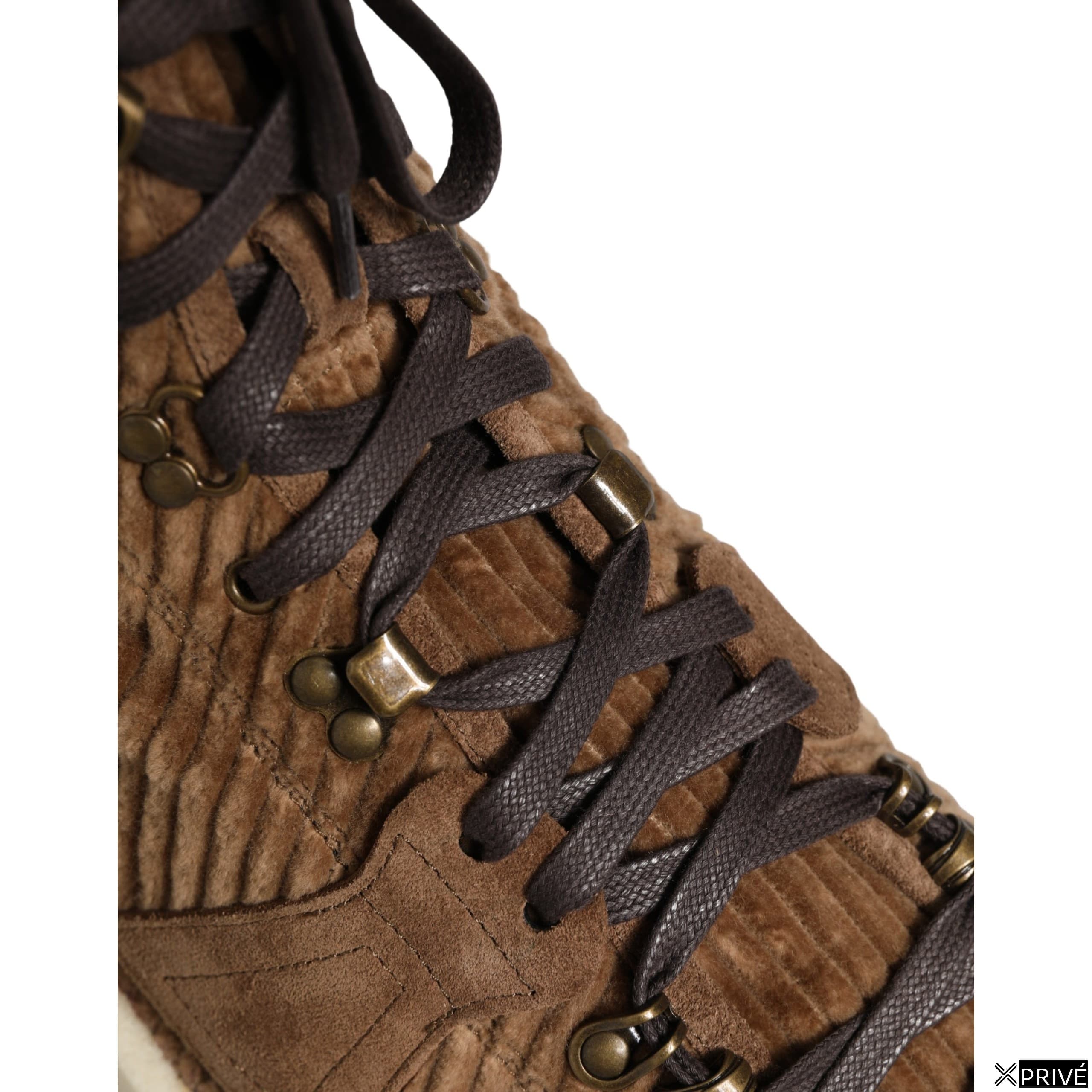 Bottes brunes — 6