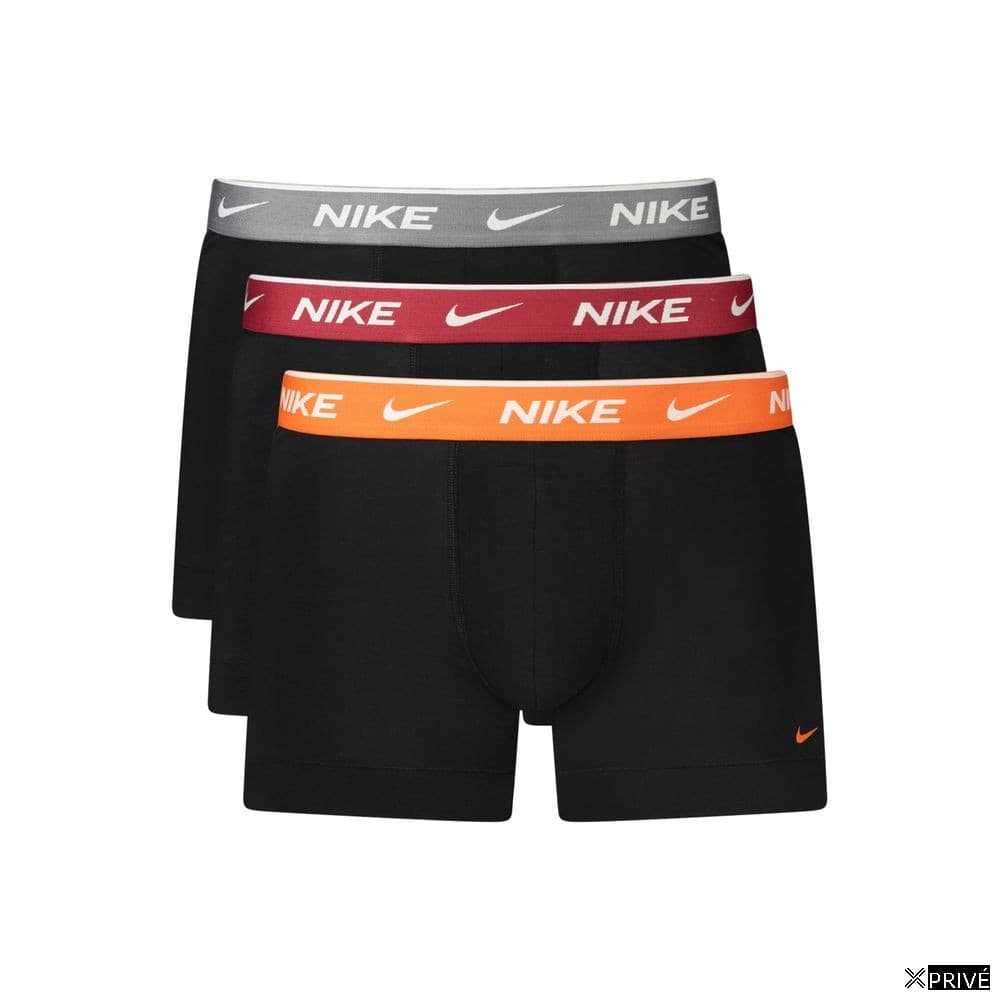 Sous-vêtements noirs — 1