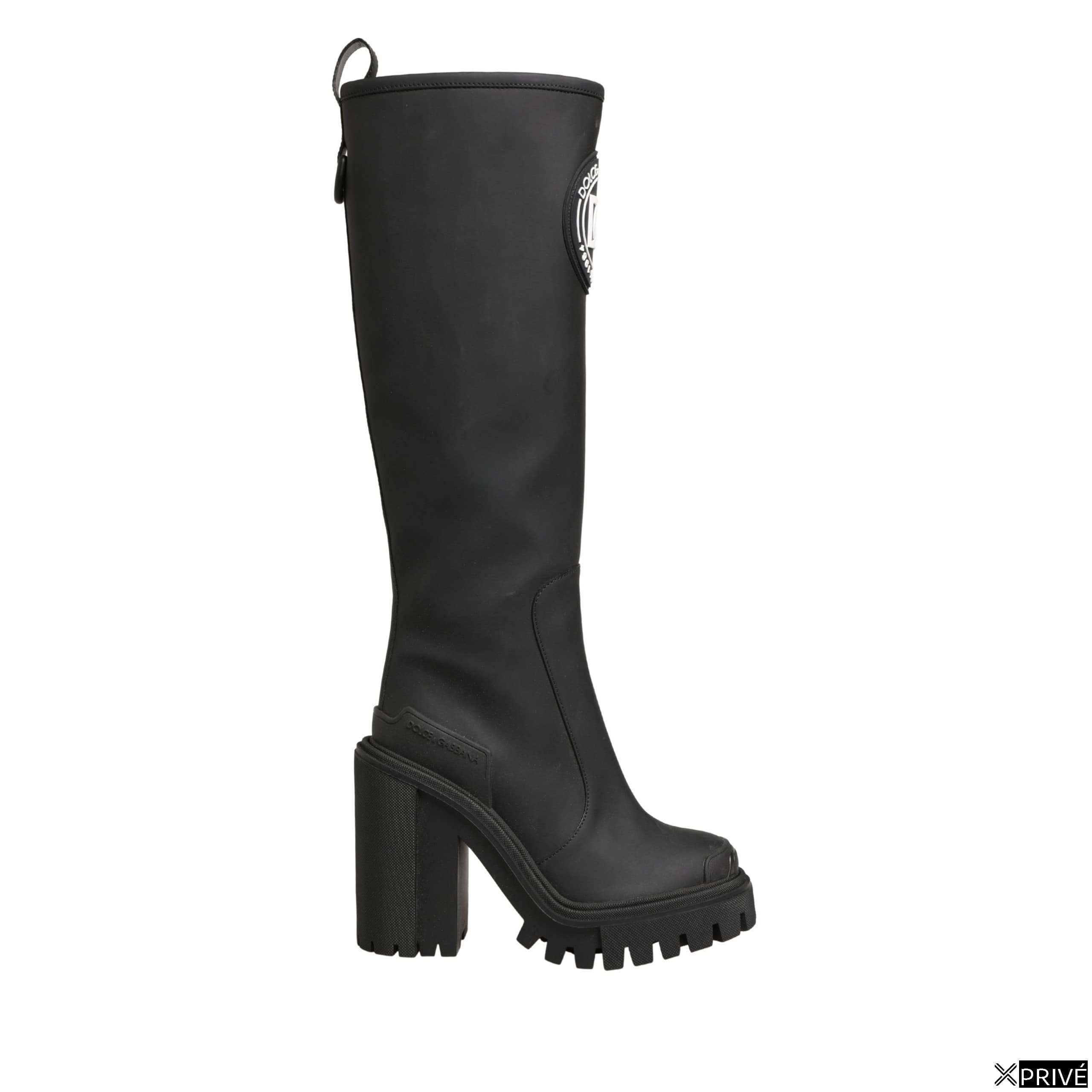 Bottes noires — 1