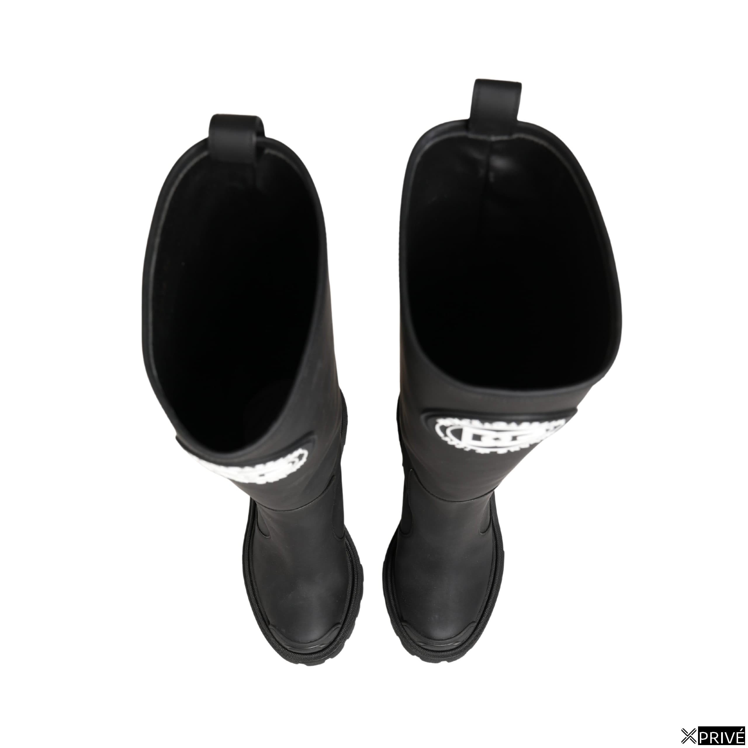 Bottes noires — 4