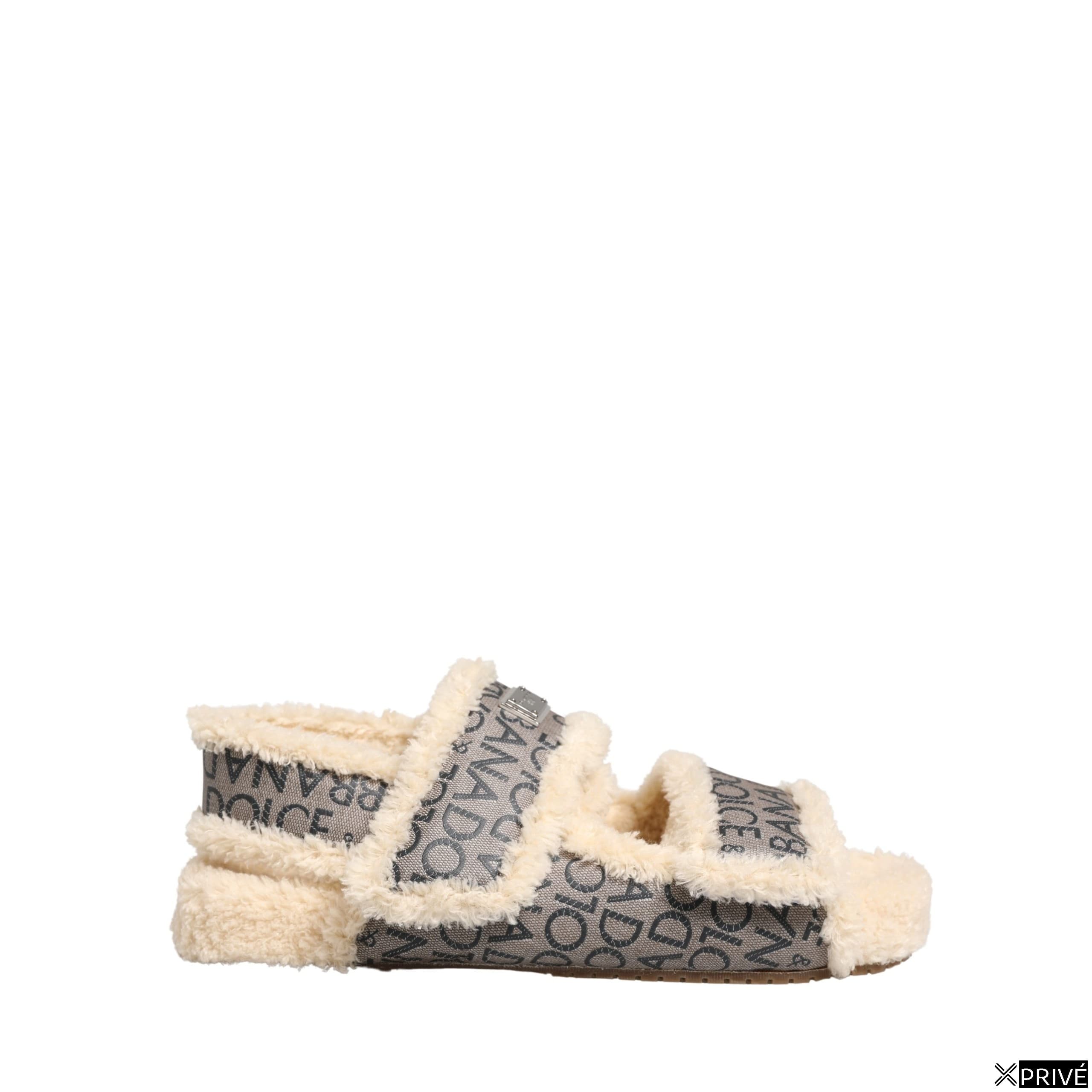 Sandales beiges — 1