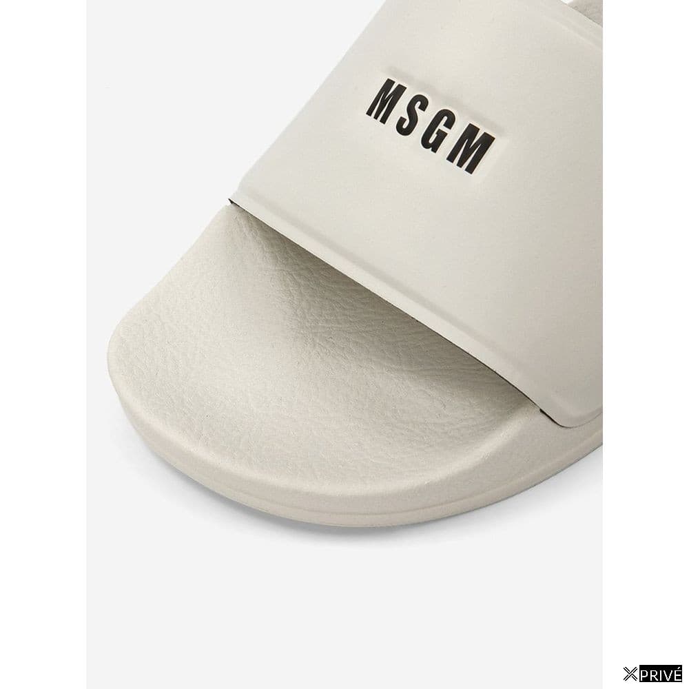 Chaussures plates blanches — 4