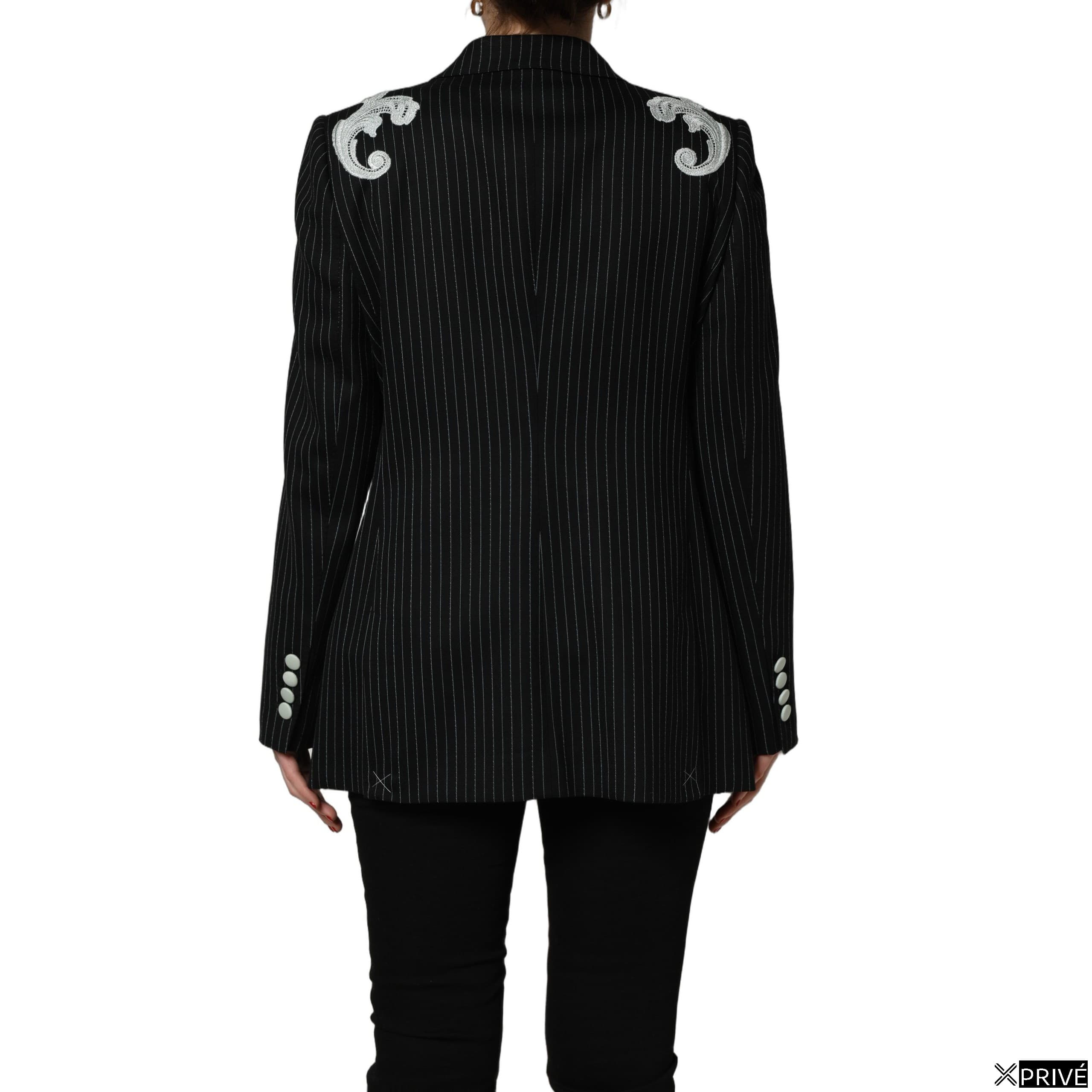 Veste noire — 4