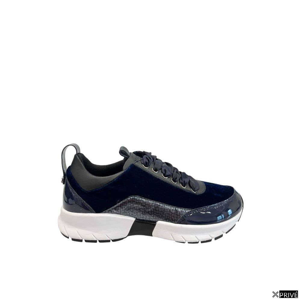 Chaussures de sport bleues — 1