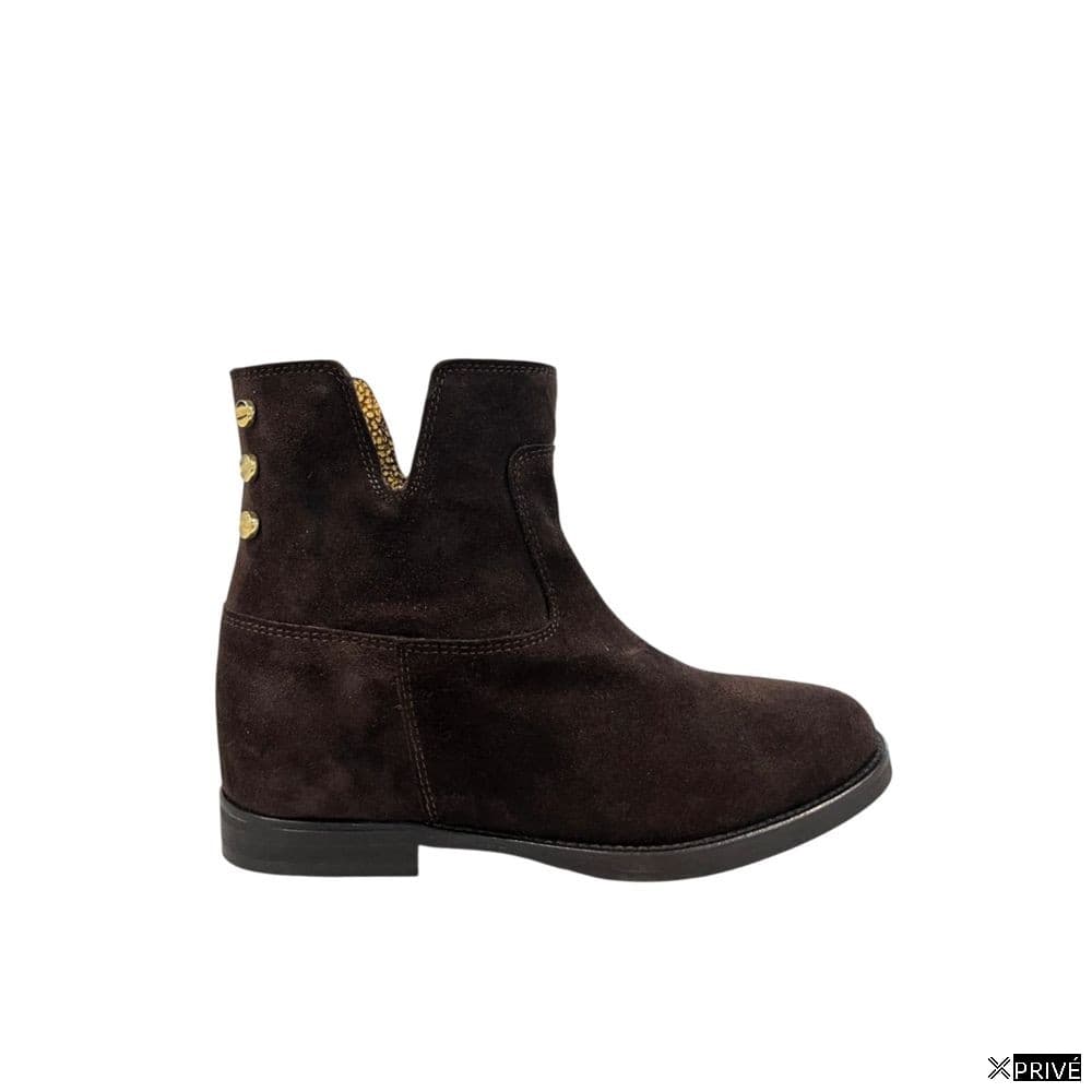 Bottes brunes — 1