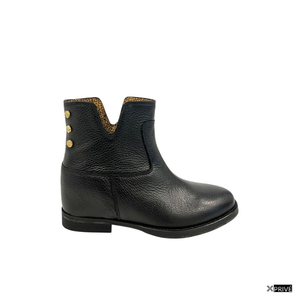 Bottes noires — 1