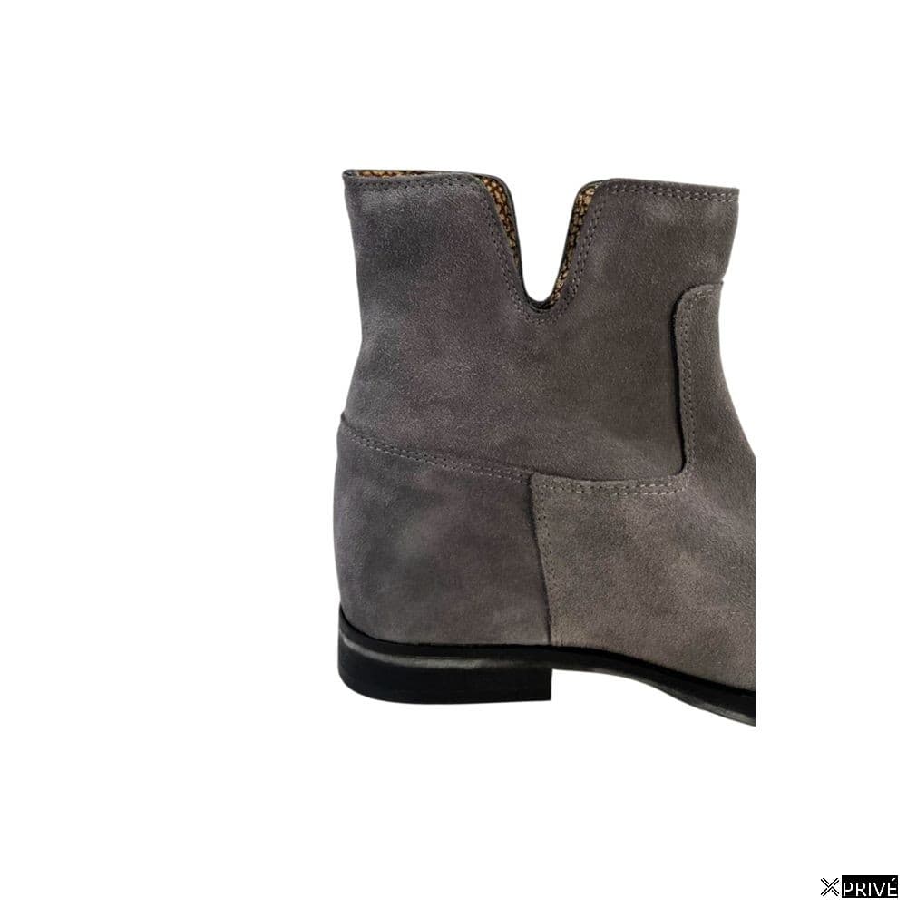 Bottes grises — 4