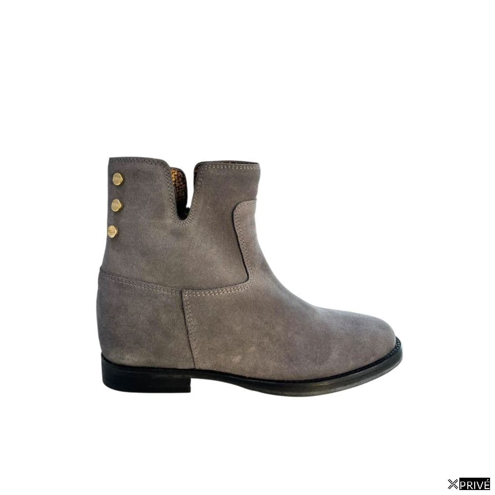 Bottes grises — 1