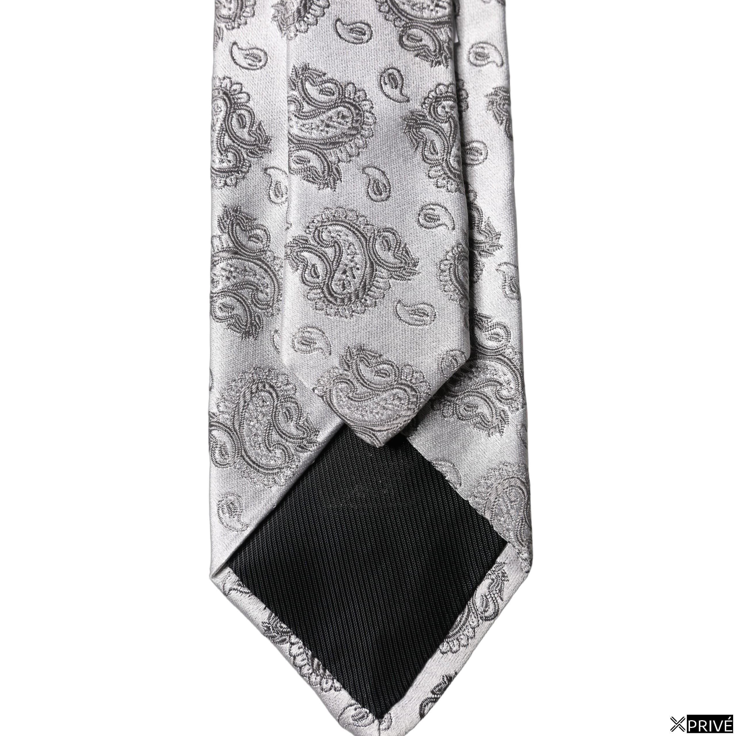 Cravate et nœud papillon gris — 3