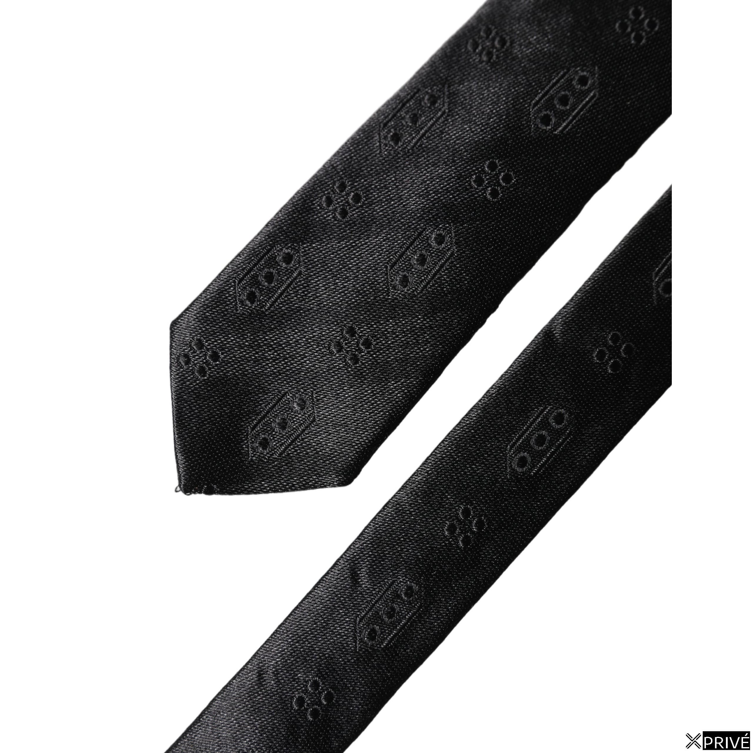 Cravate et nœud papillon noir — 4