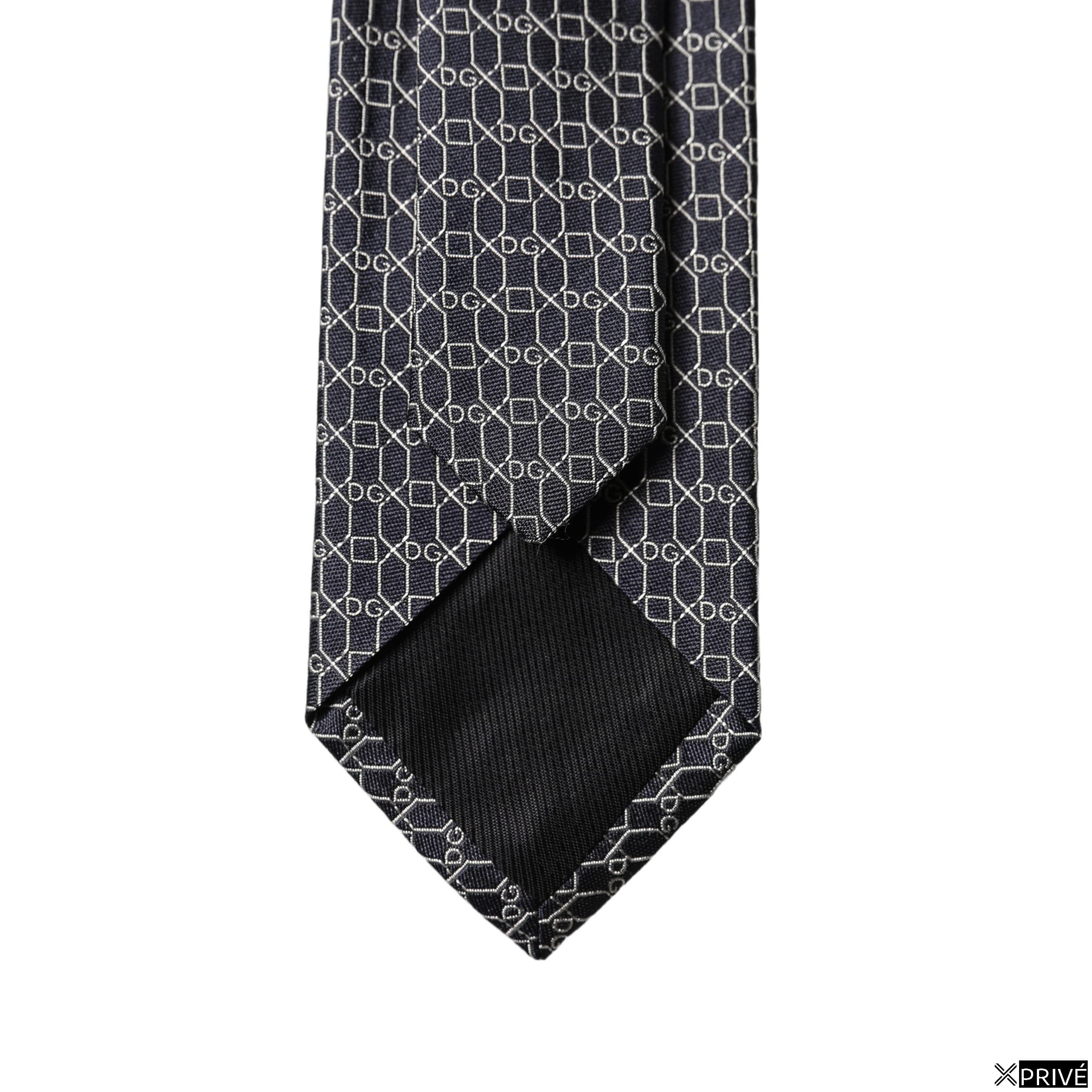 Cravate et nœud papillon noir — 3