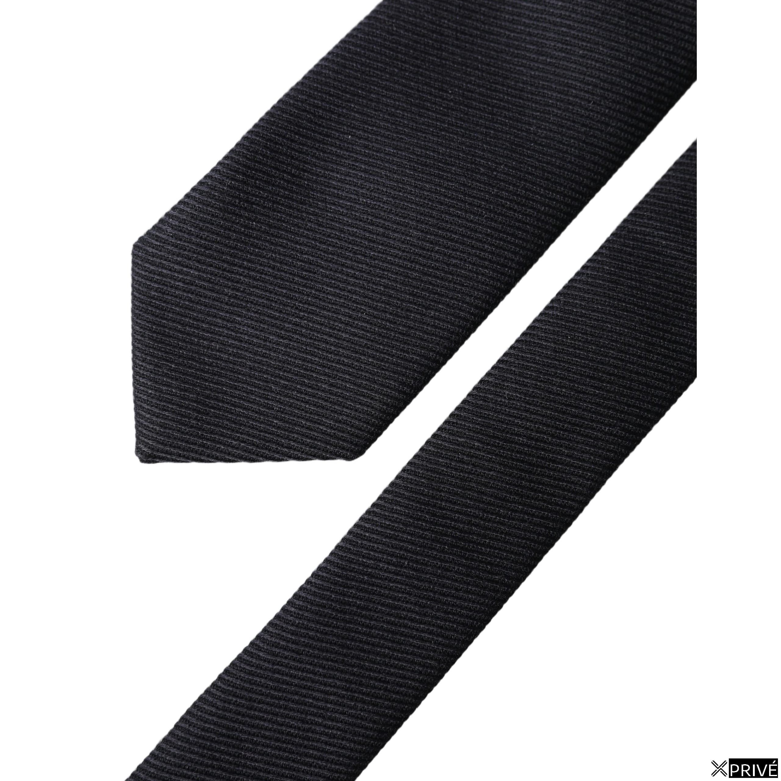 Cravate et nœud papillon noir — 5