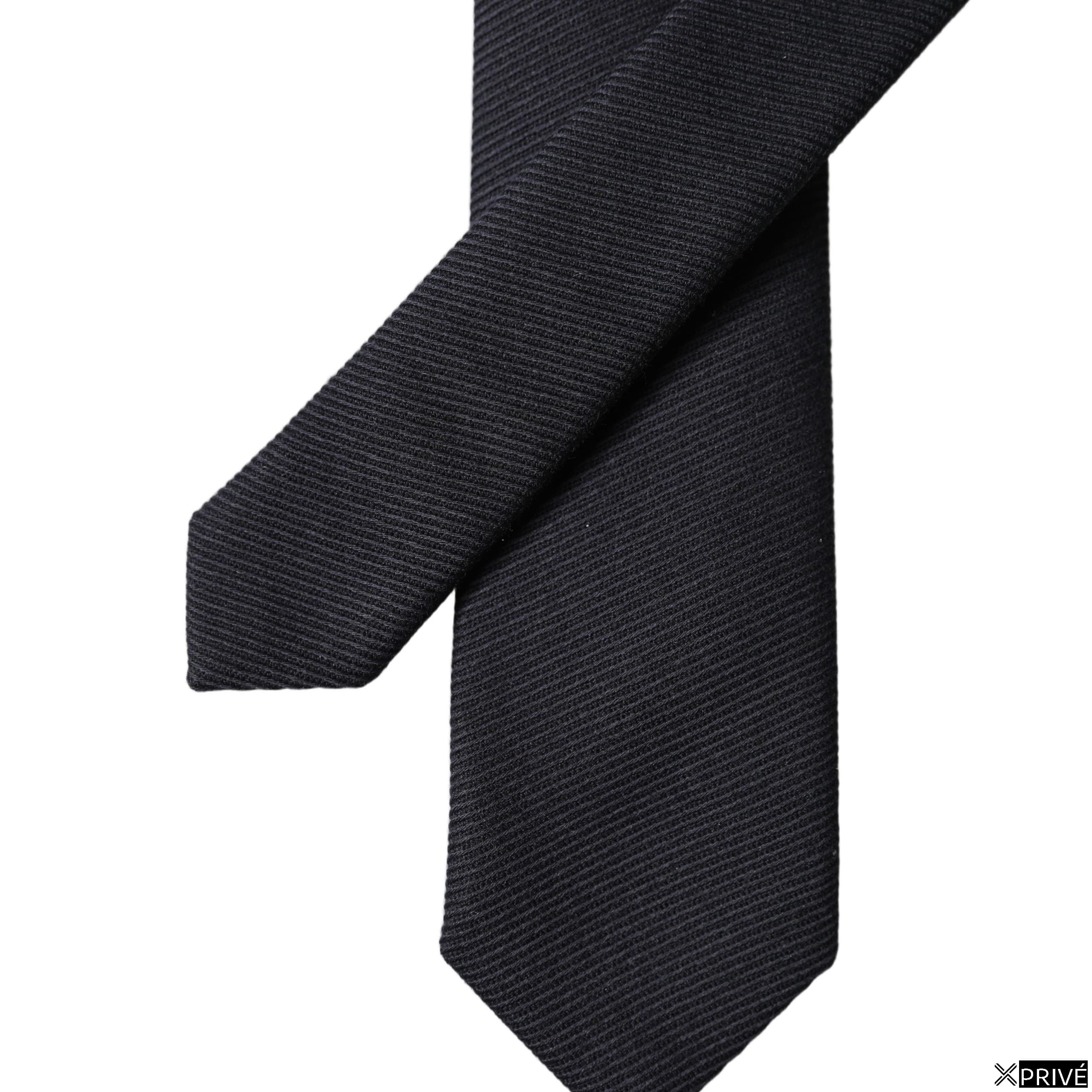 Cravate et nœud papillon noir — 6