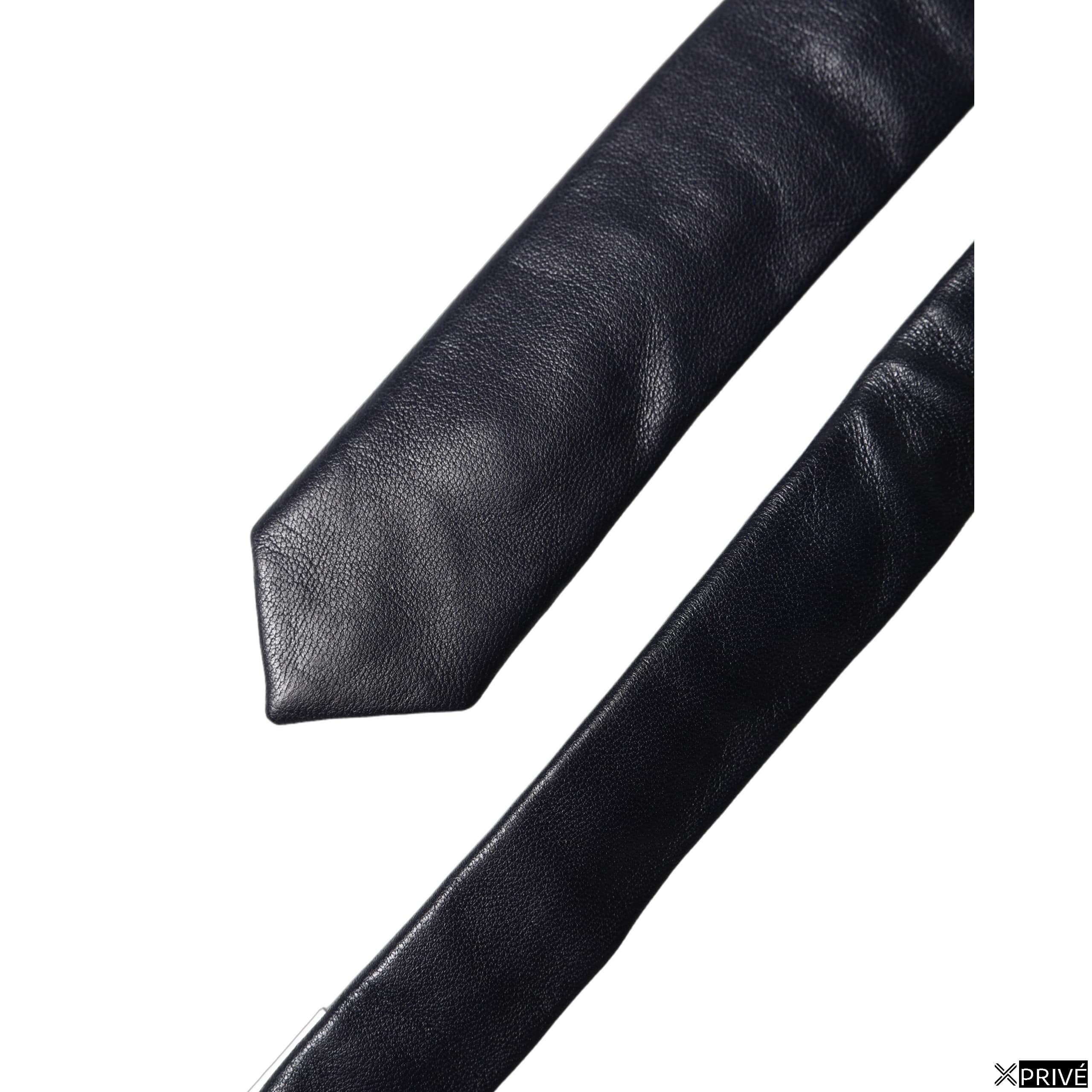 Cravate et nœud papillon noir — 6