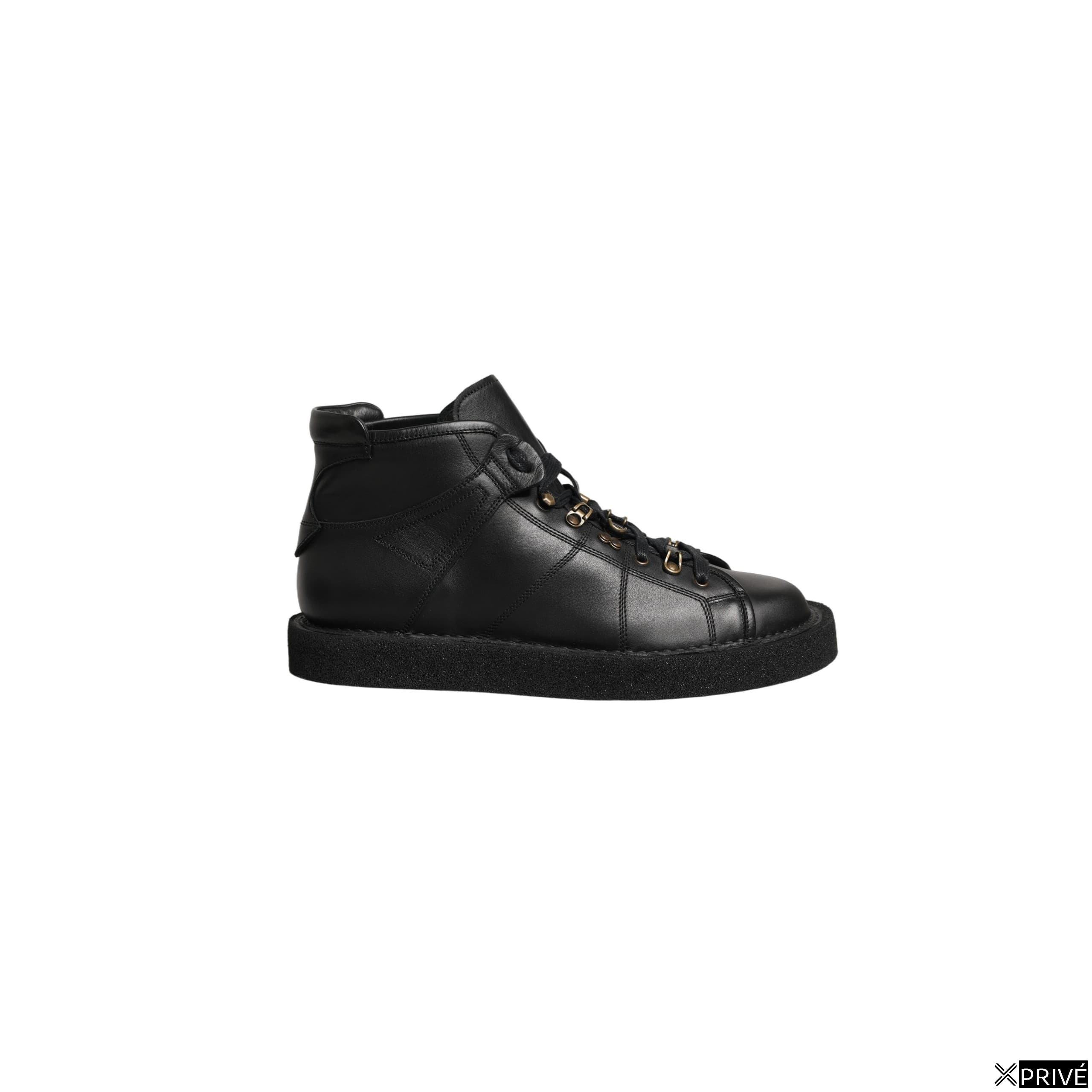 Bottes noires — 1