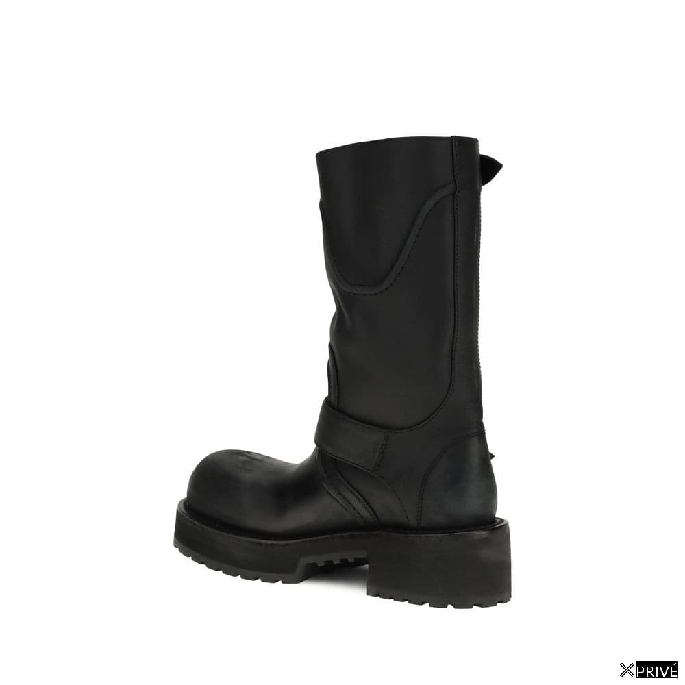 Bottes noires — 3