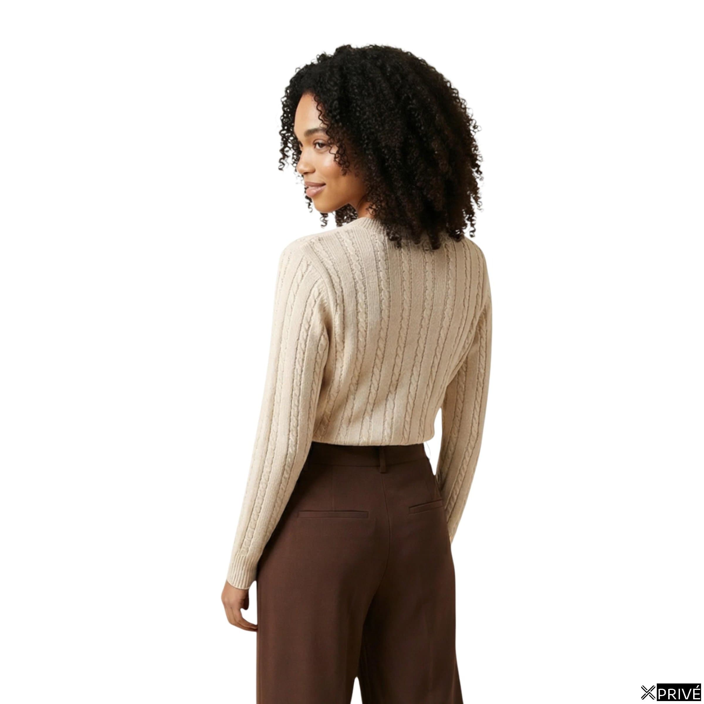 Jacqueline De Yong Maglia — 2
